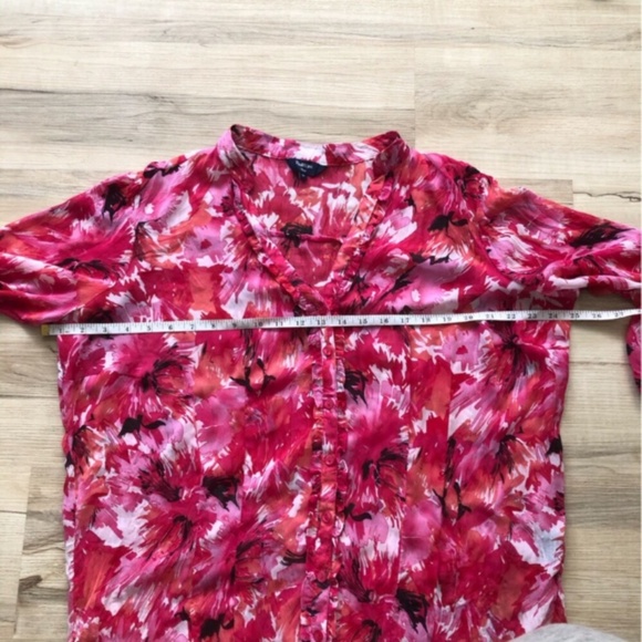 Reitmans Pink and Red Floral Blouse - Picture 7 of 7